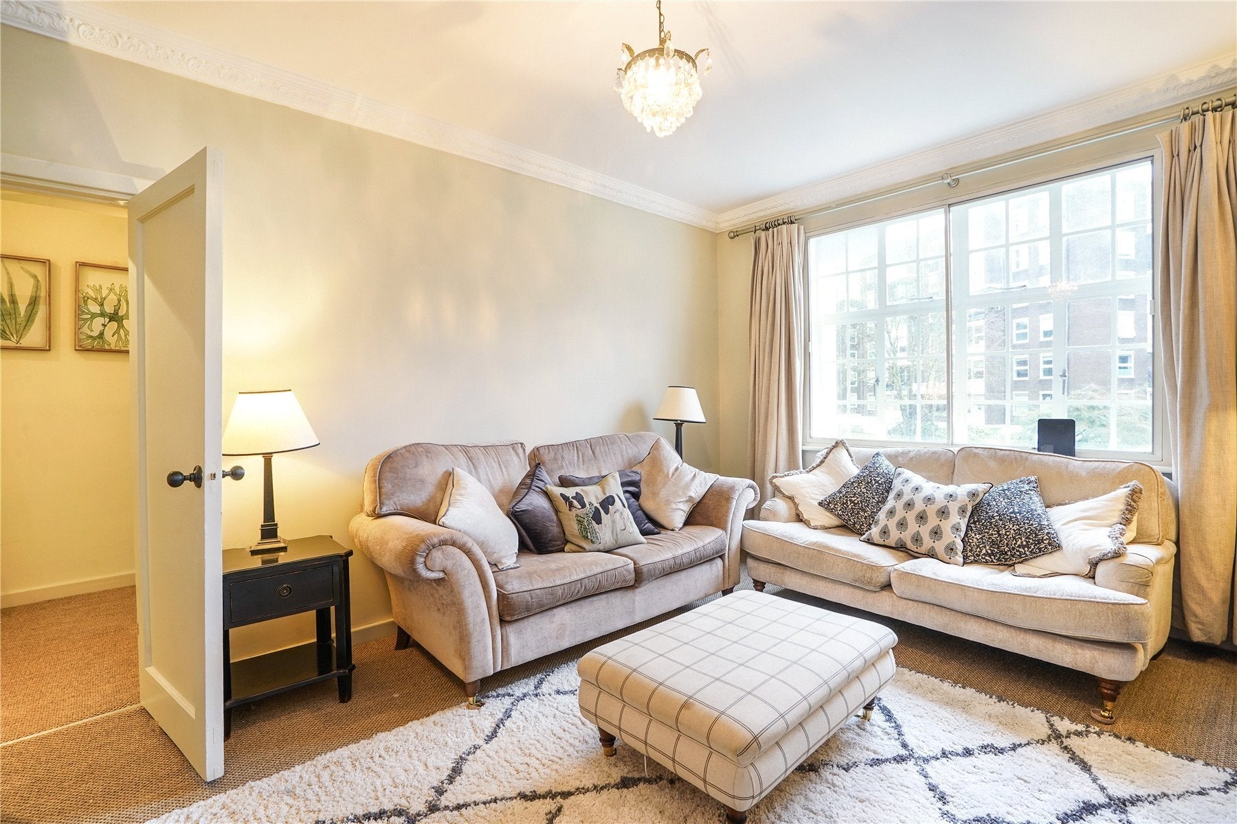 Flat Gloucester Avenue in Greater London