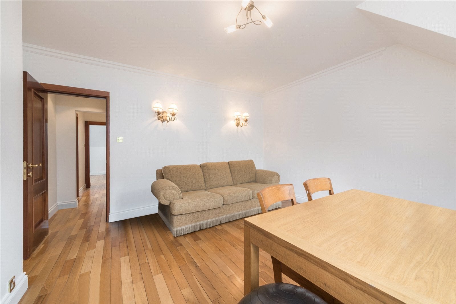 Flat Redington Road in Greater London