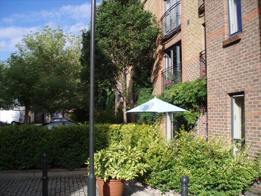 Flat Durward Street in Greater London