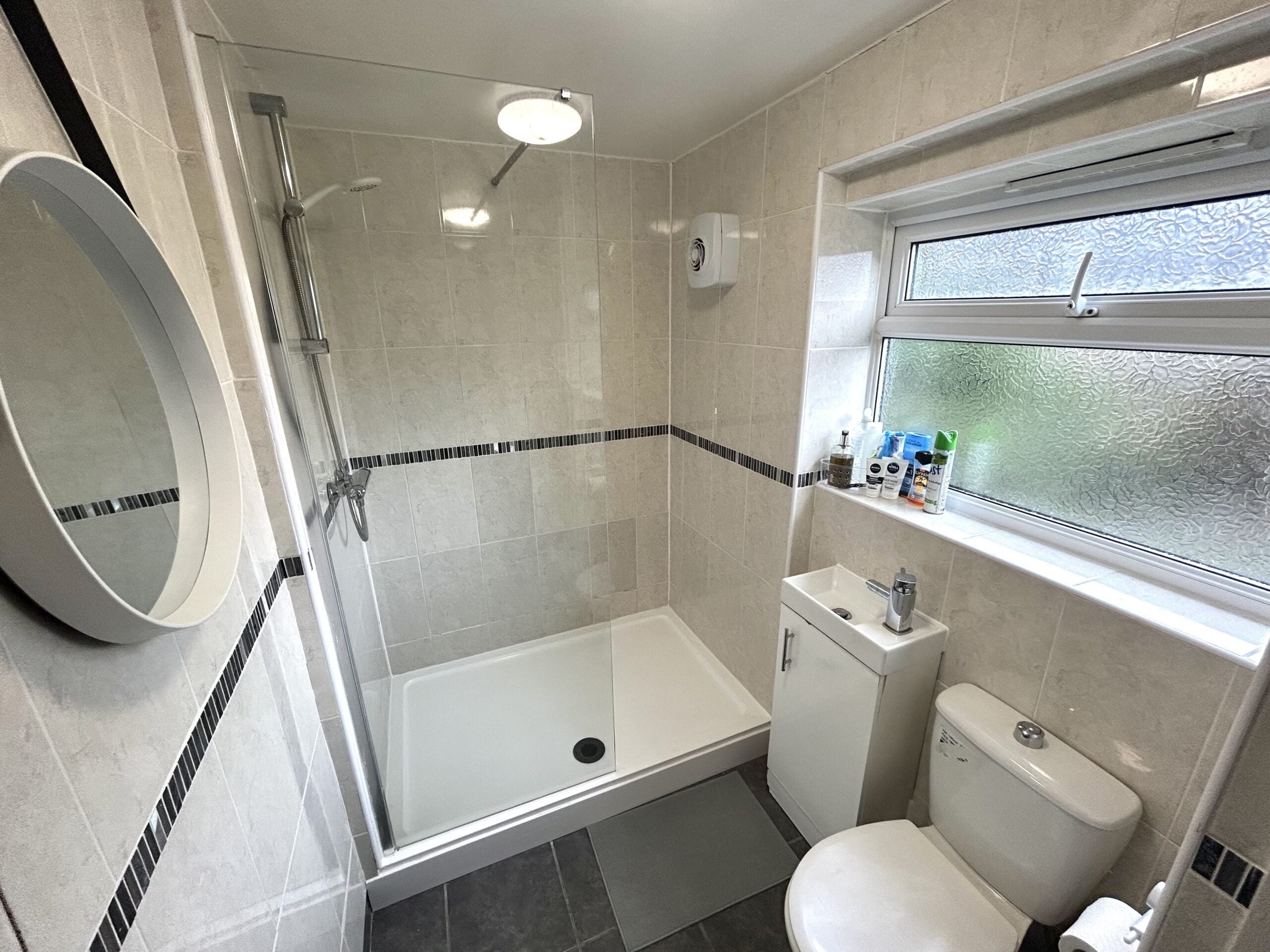 Room Queen Street in Pontypridd