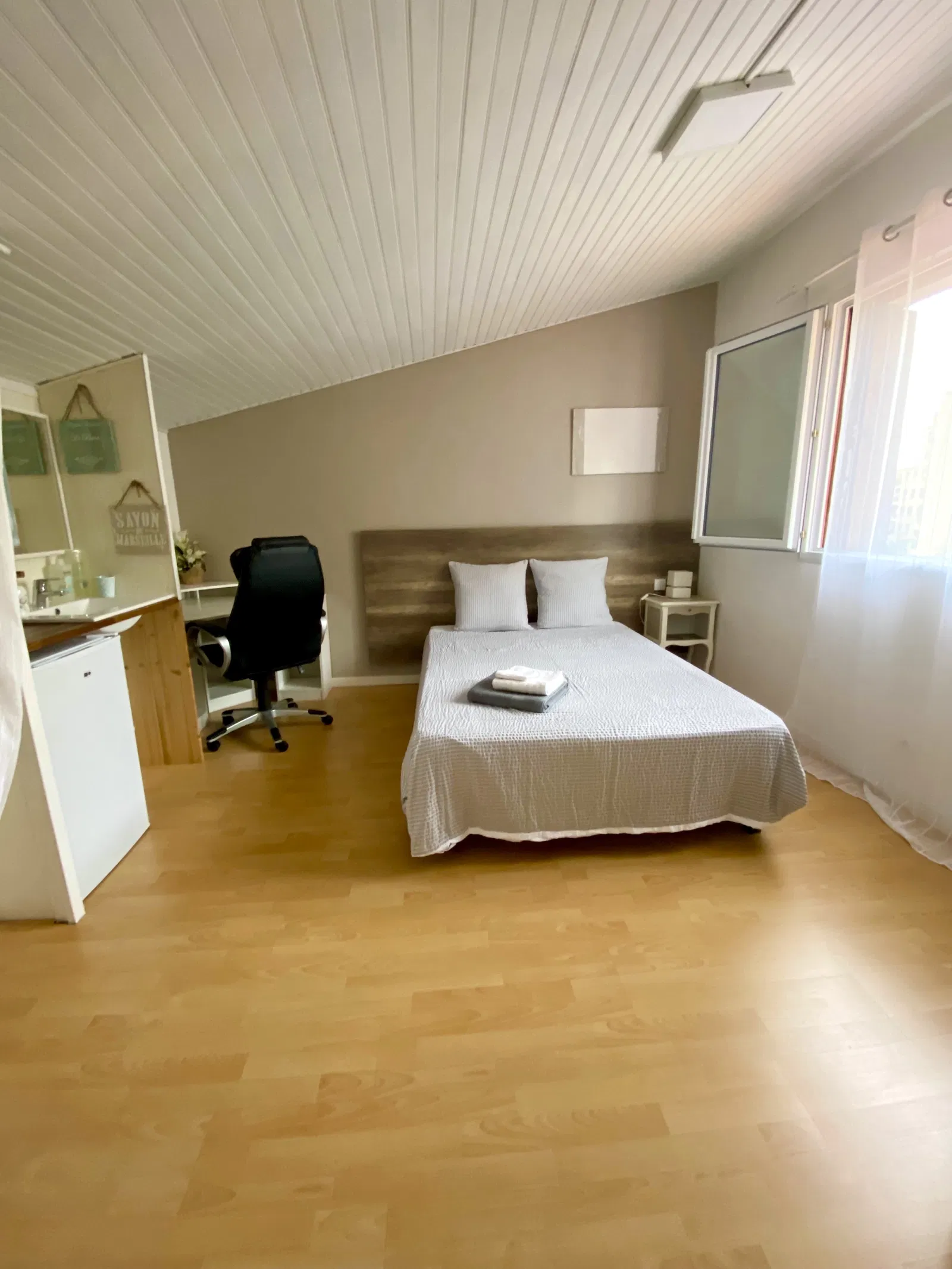 Room Rue Henri de Turenne in Perpignan