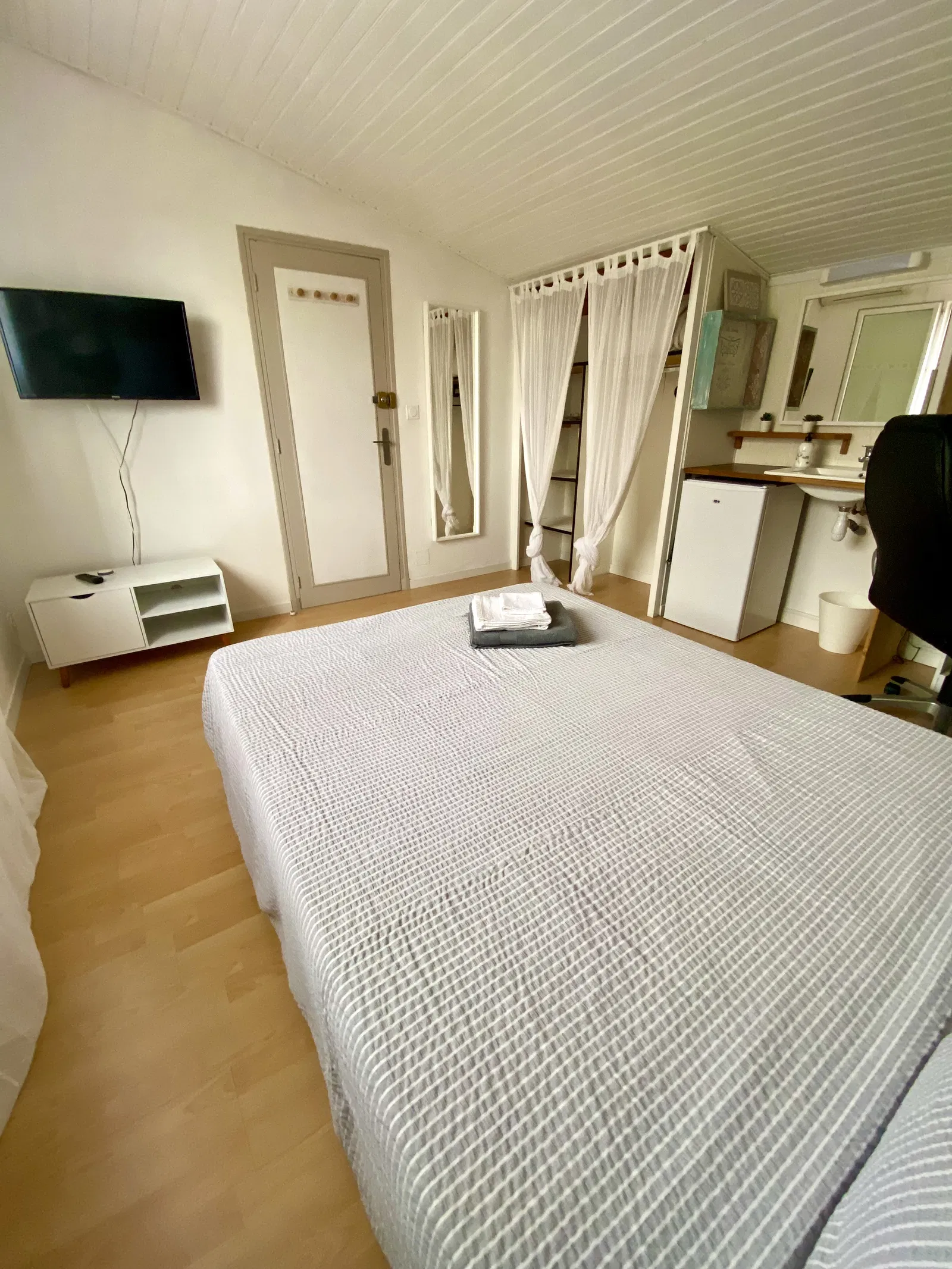 Room Rue Henri de Turenne in Perpignan
