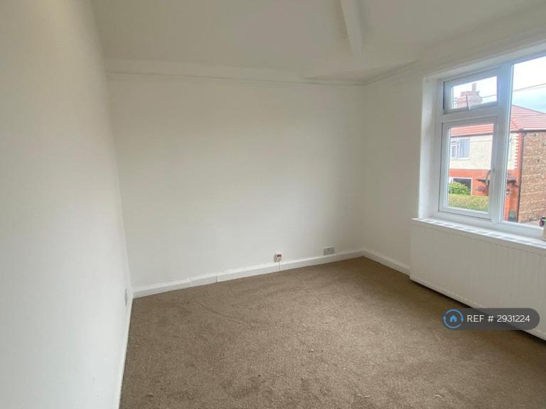 Flat Dargle Road in Trafford