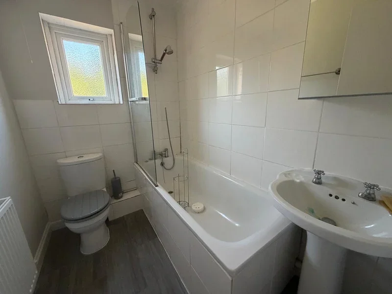 Flat Boswell Row in Caterham