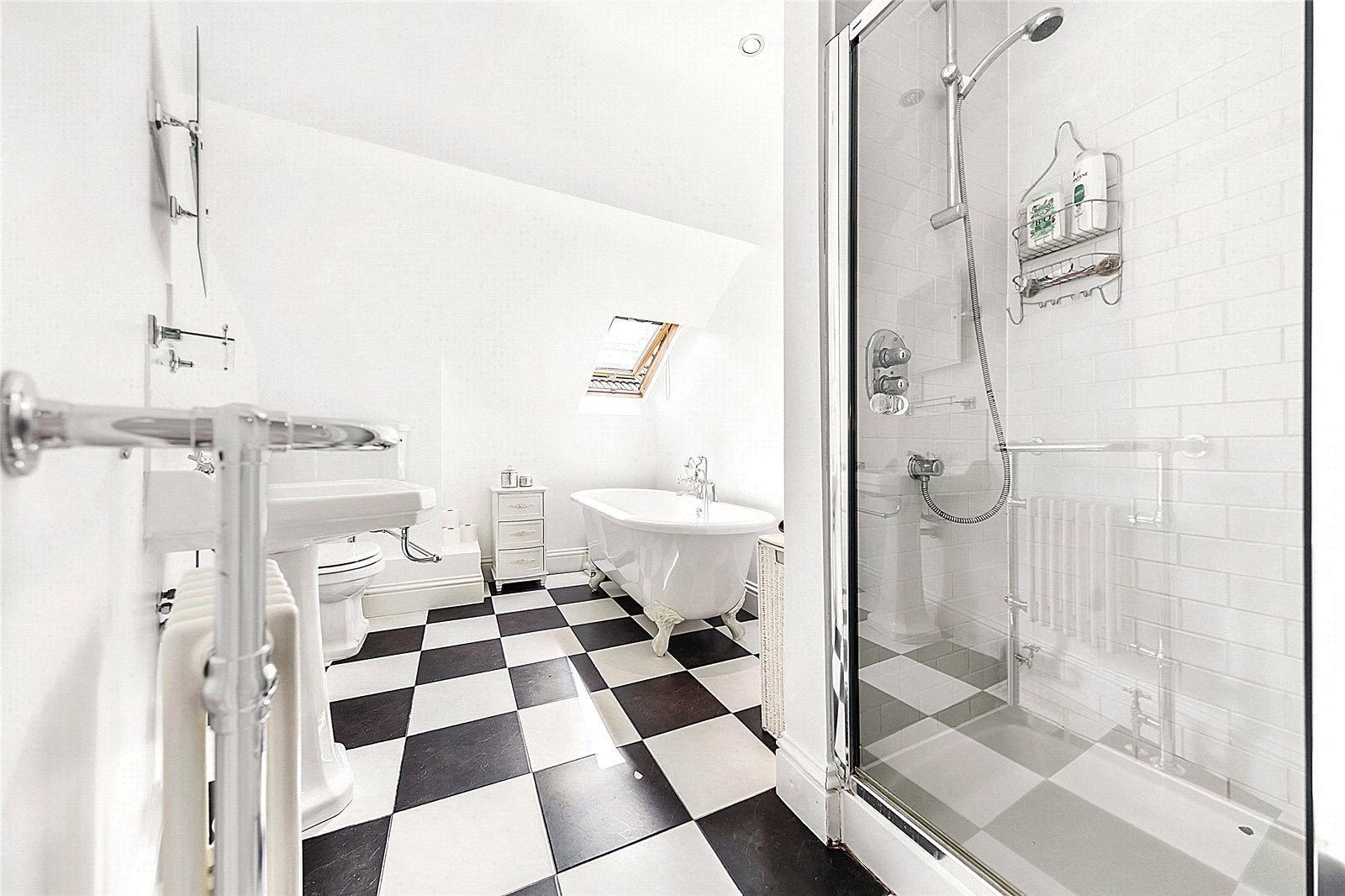 Flat Tierney Road in Greater London