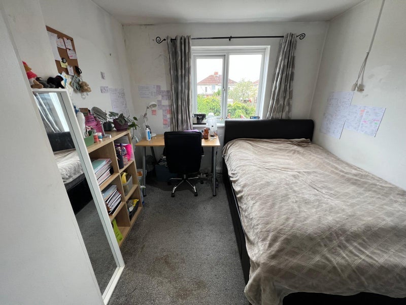 House Bridgman Grove in Bristol