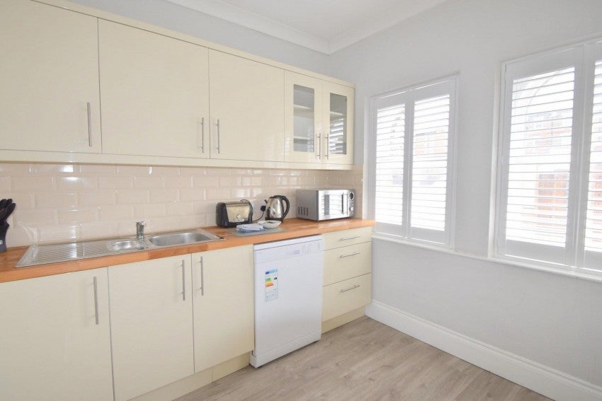 Flat Peascod Street in Windsor