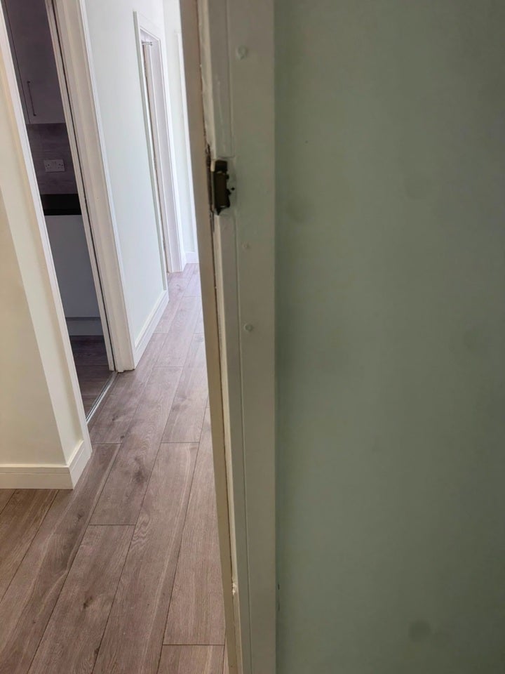 Flat Hemmen Lane in Greater London