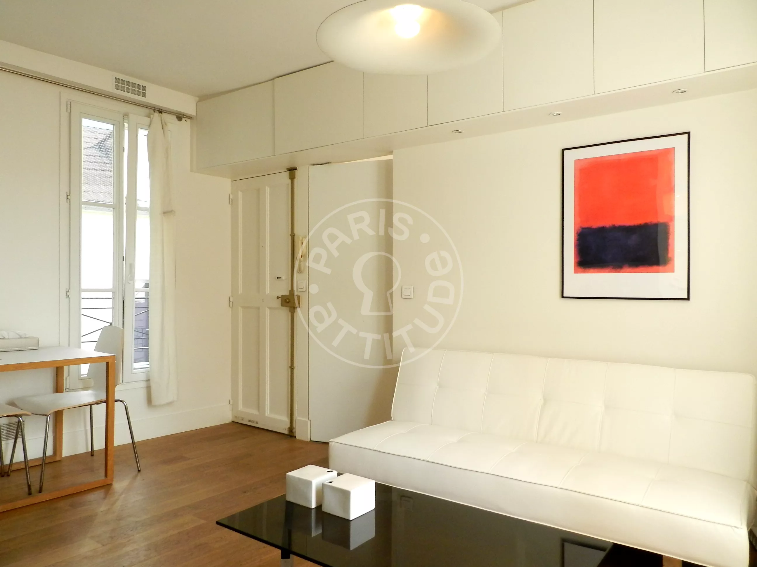 Flat Rue Saint-André des Arts in Paris