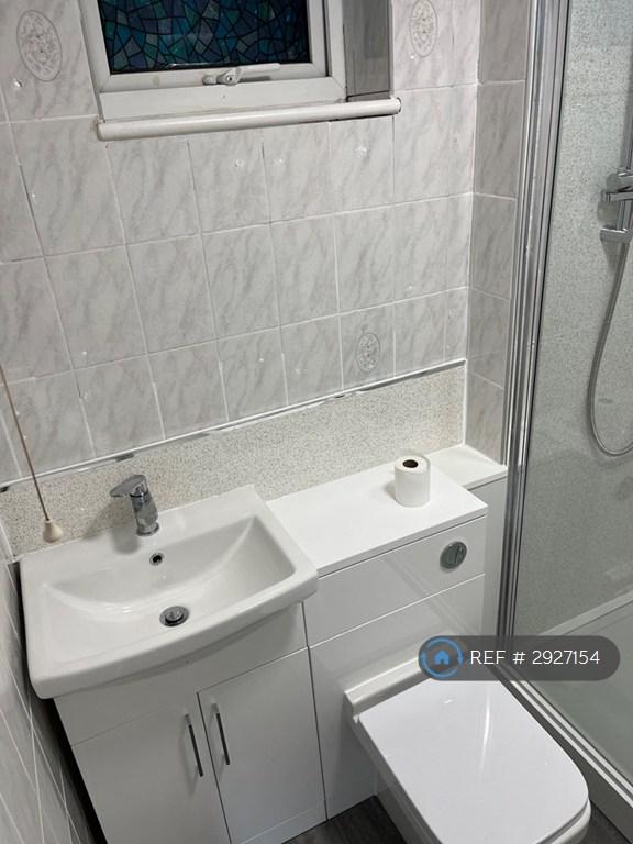 Flat Medway Road in Ferndown