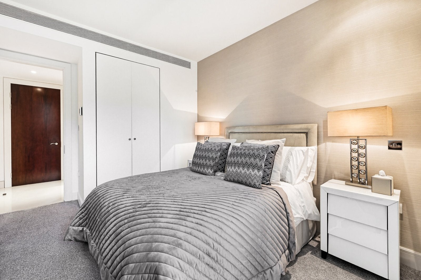 Flat Knightsbridge in City of Westminster