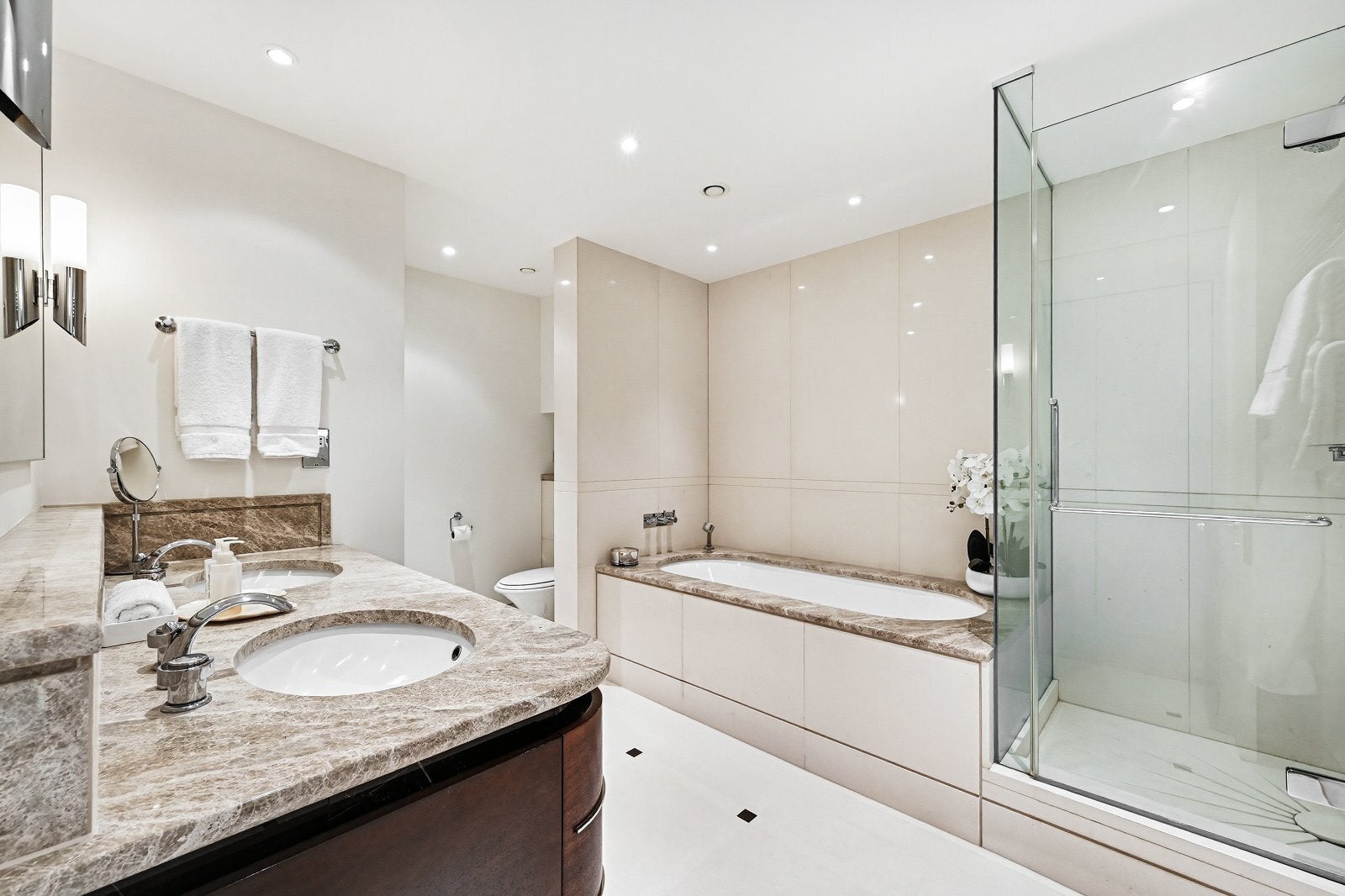 Flat Knightsbridge in City of Westminster