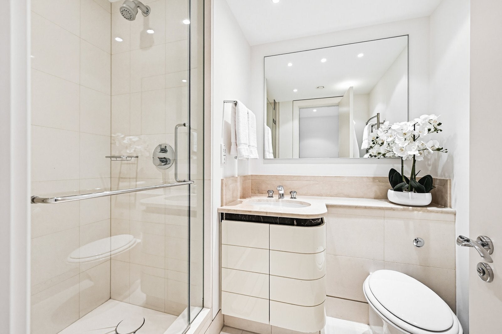 Flat Knightsbridge in City of Westminster