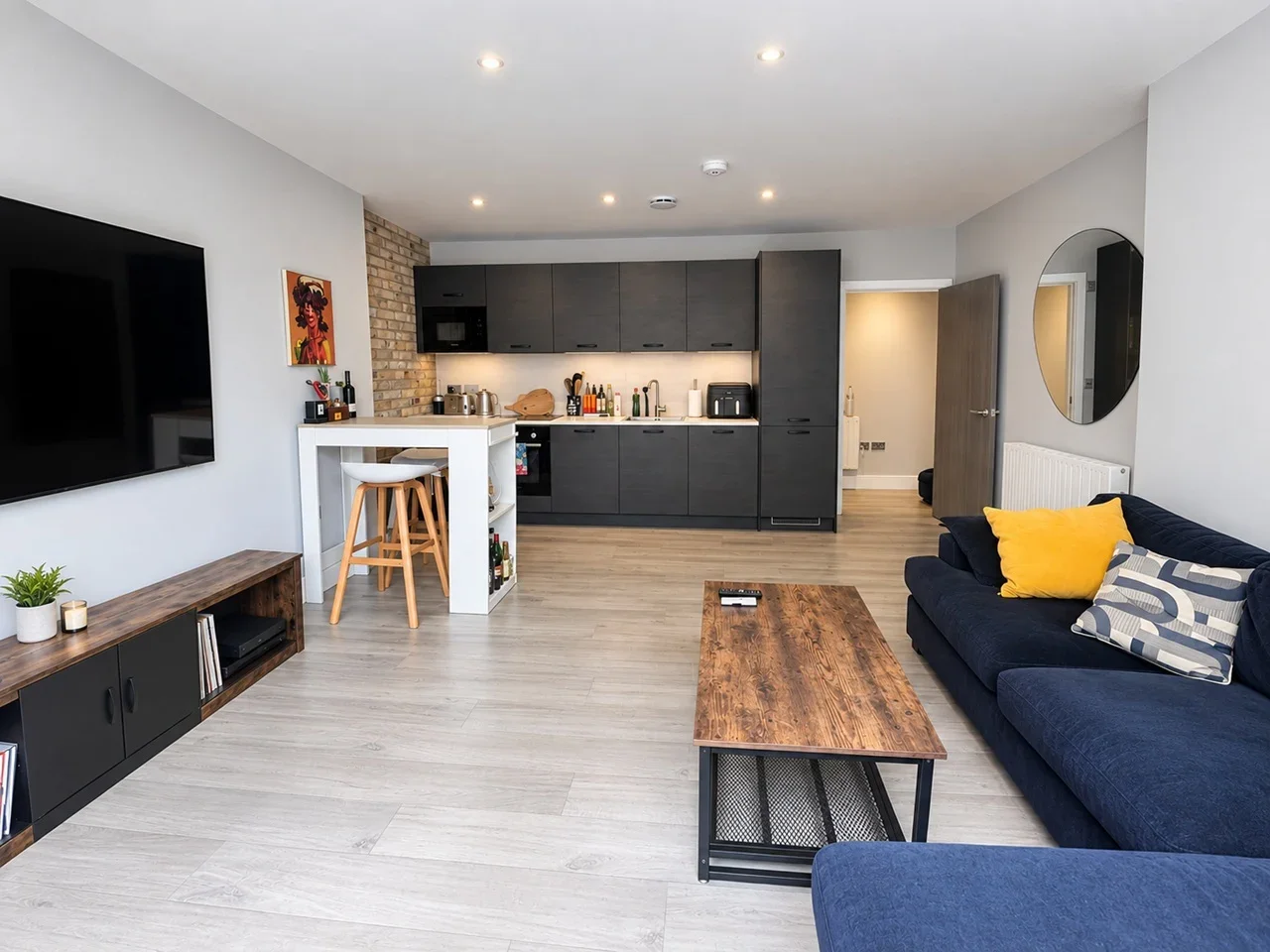 Flat Brownhill Road in Greater London