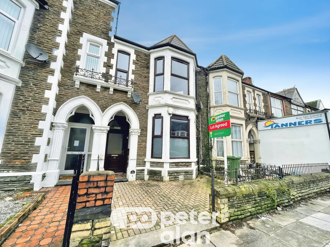 Flat Cowbridge Road East in Cardiff