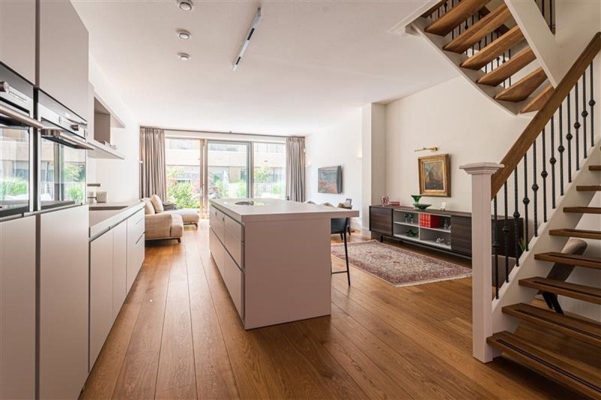 Woning te huur: Rosy Wertheimstraat, Amsterdam