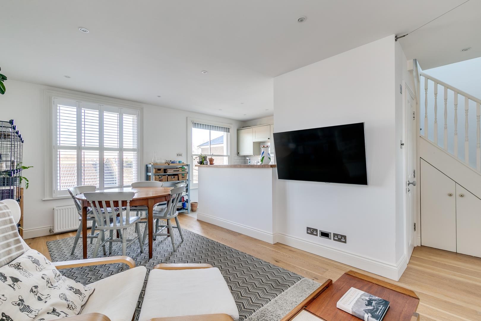 Flat Devonshire Road in Greater London