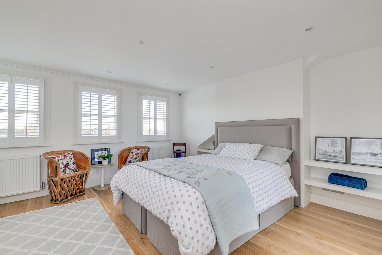 Flat Devonshire Road in Greater London