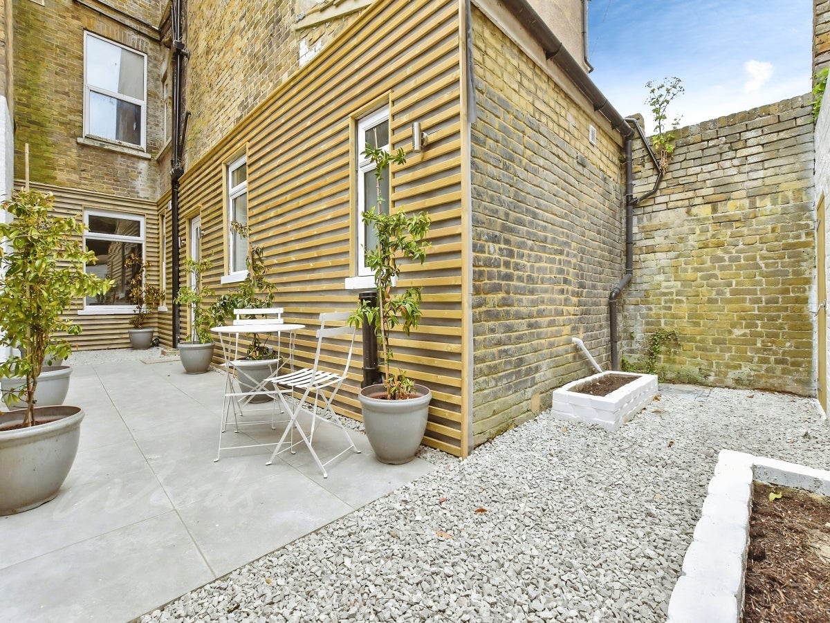 Flat Walker Lane in Thanet