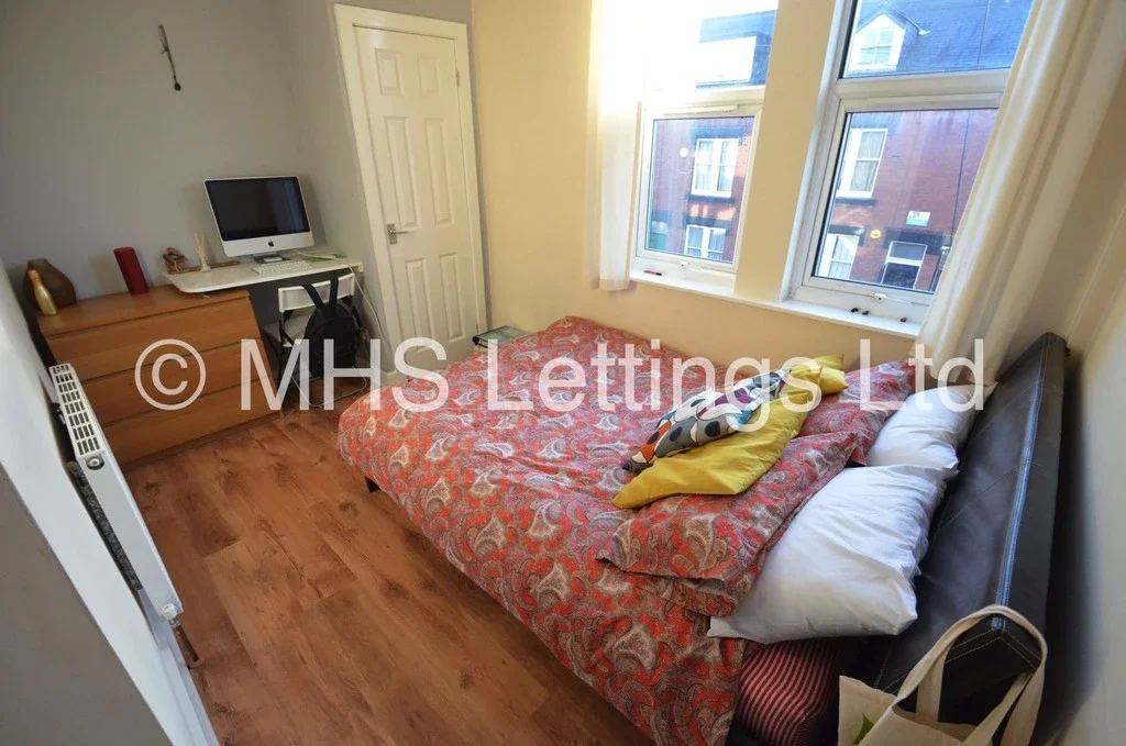 Flat Back Hartley Grove in Leeds