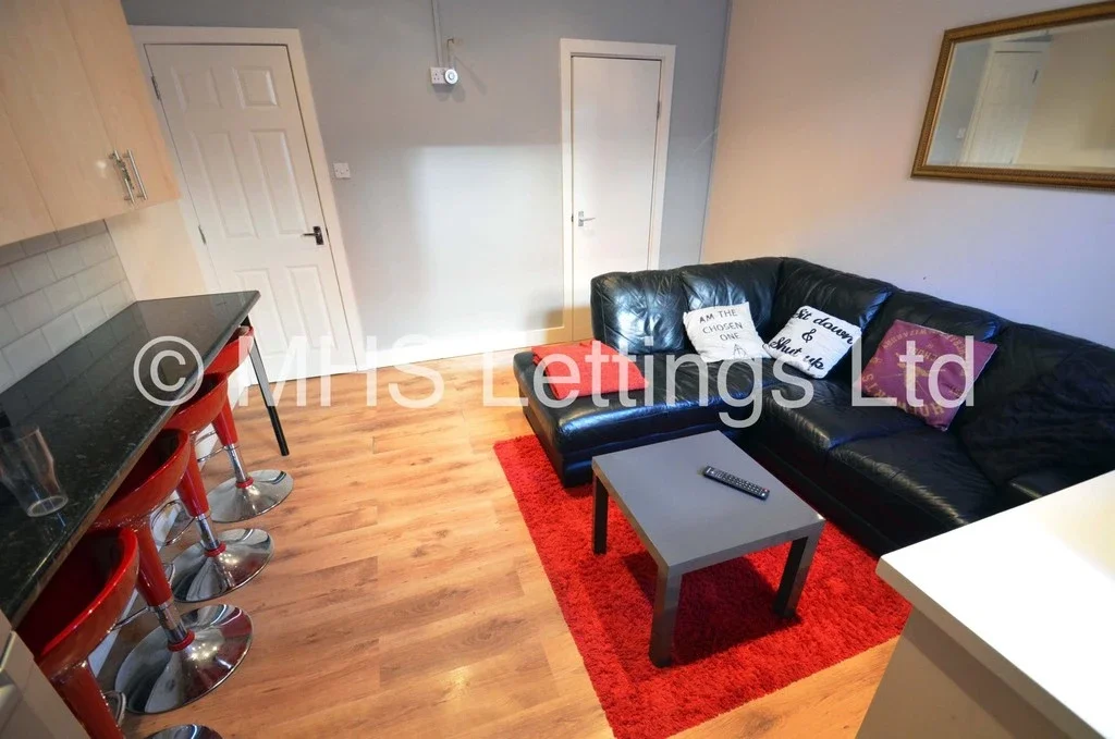 Flat Back Hartley Grove in Leeds