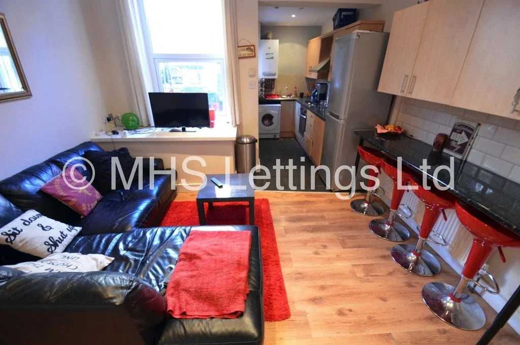 Flat Back Hartley Grove in Leeds