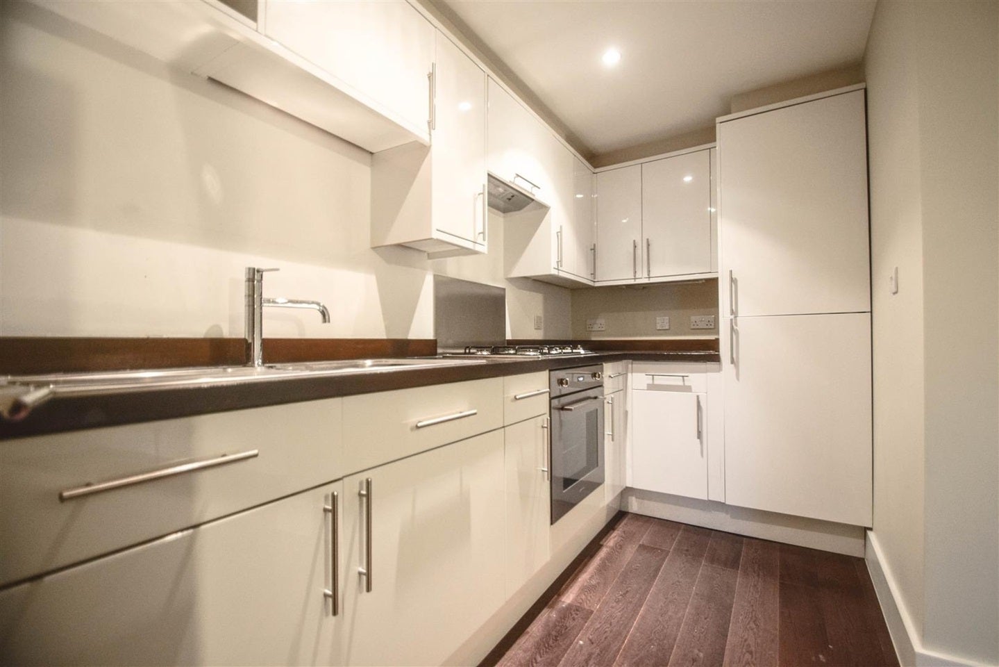 Flat Lordship Park in Greater London