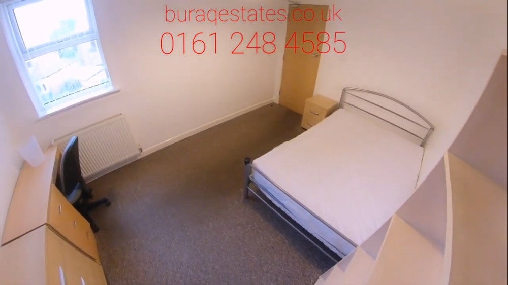 Flat Birchfields Road in Manchester