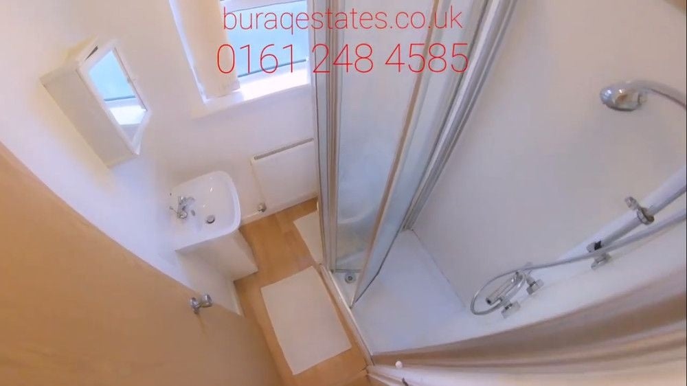 Flat Birchfields Road in Manchester