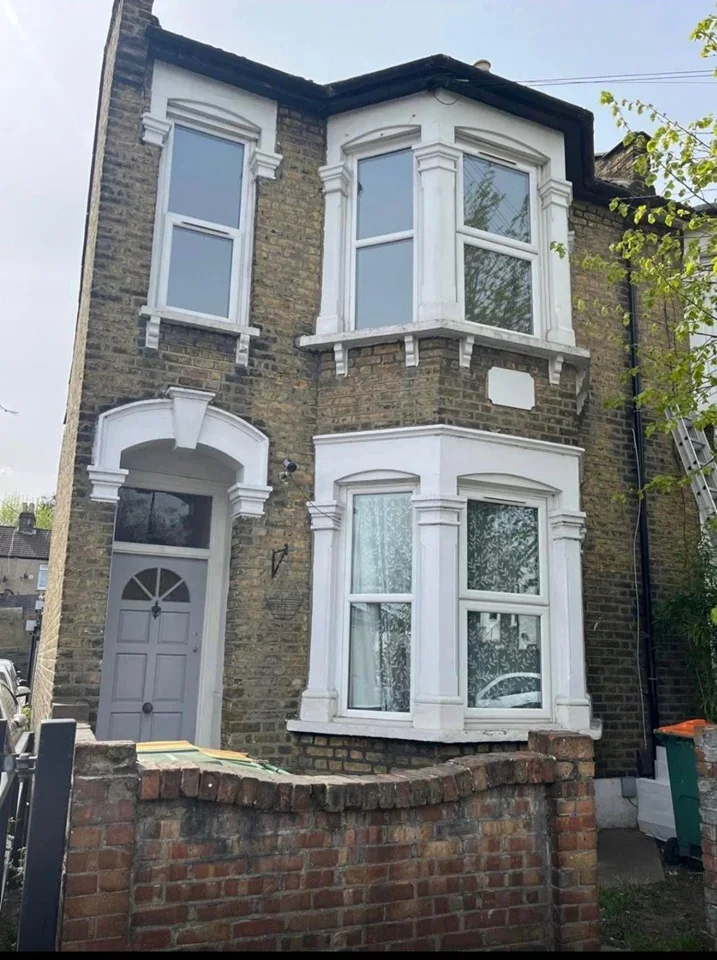 Flat Colchester Avenue in Greater London