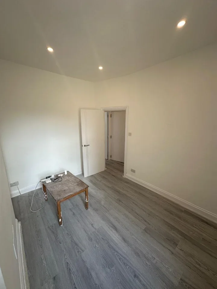 Flat Colchester Avenue in Greater London