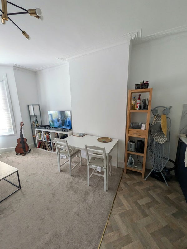 Flat Cavendish Drive in Greater London