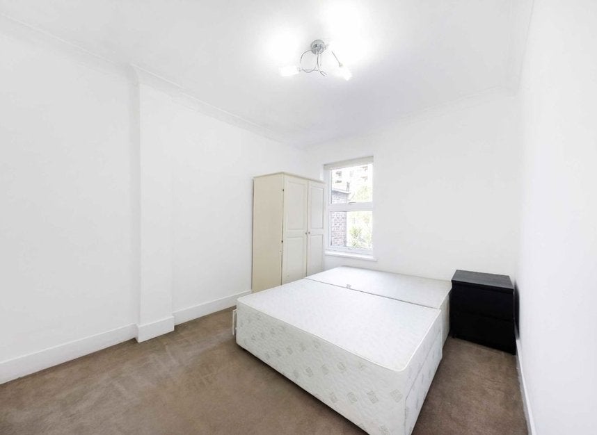 House Eltringham Street in Greater London