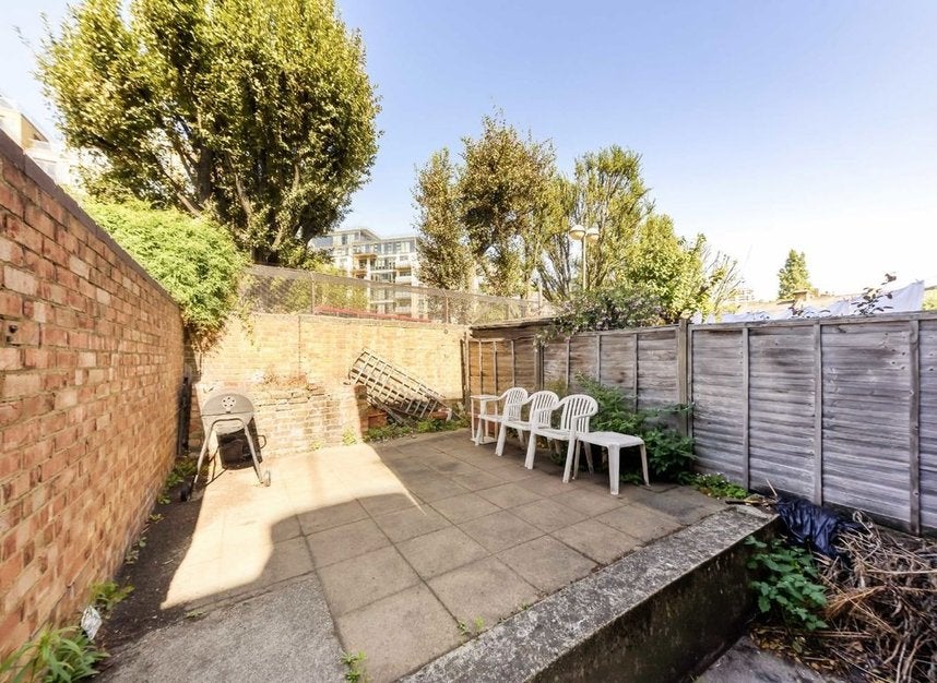 House Eltringham Street in Greater London