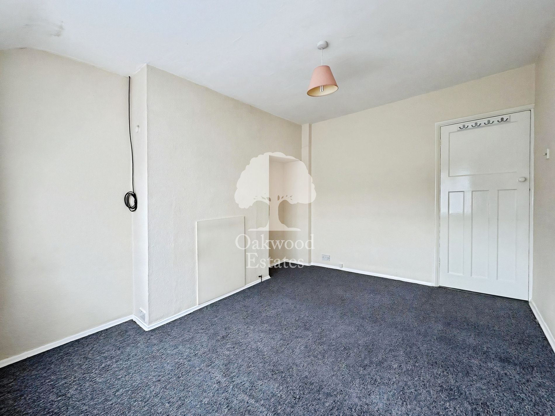 Flat Cornwall Avenue in Slough