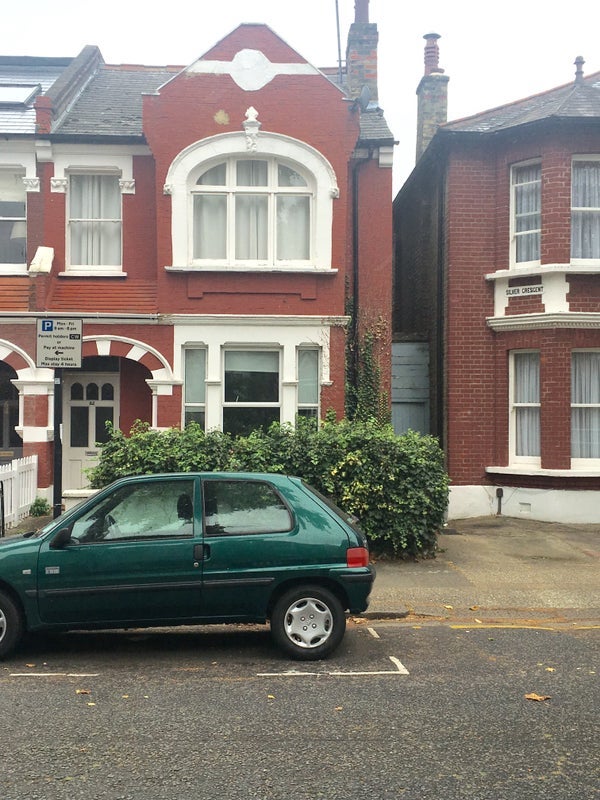 Room Silver Crescent in Greater London