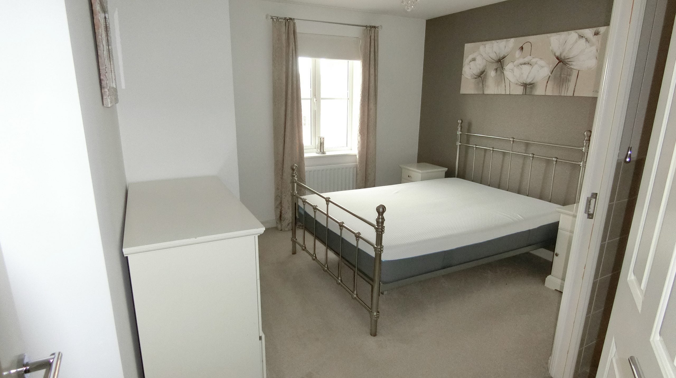 Flat Ffordd James McGhan in Cardiff