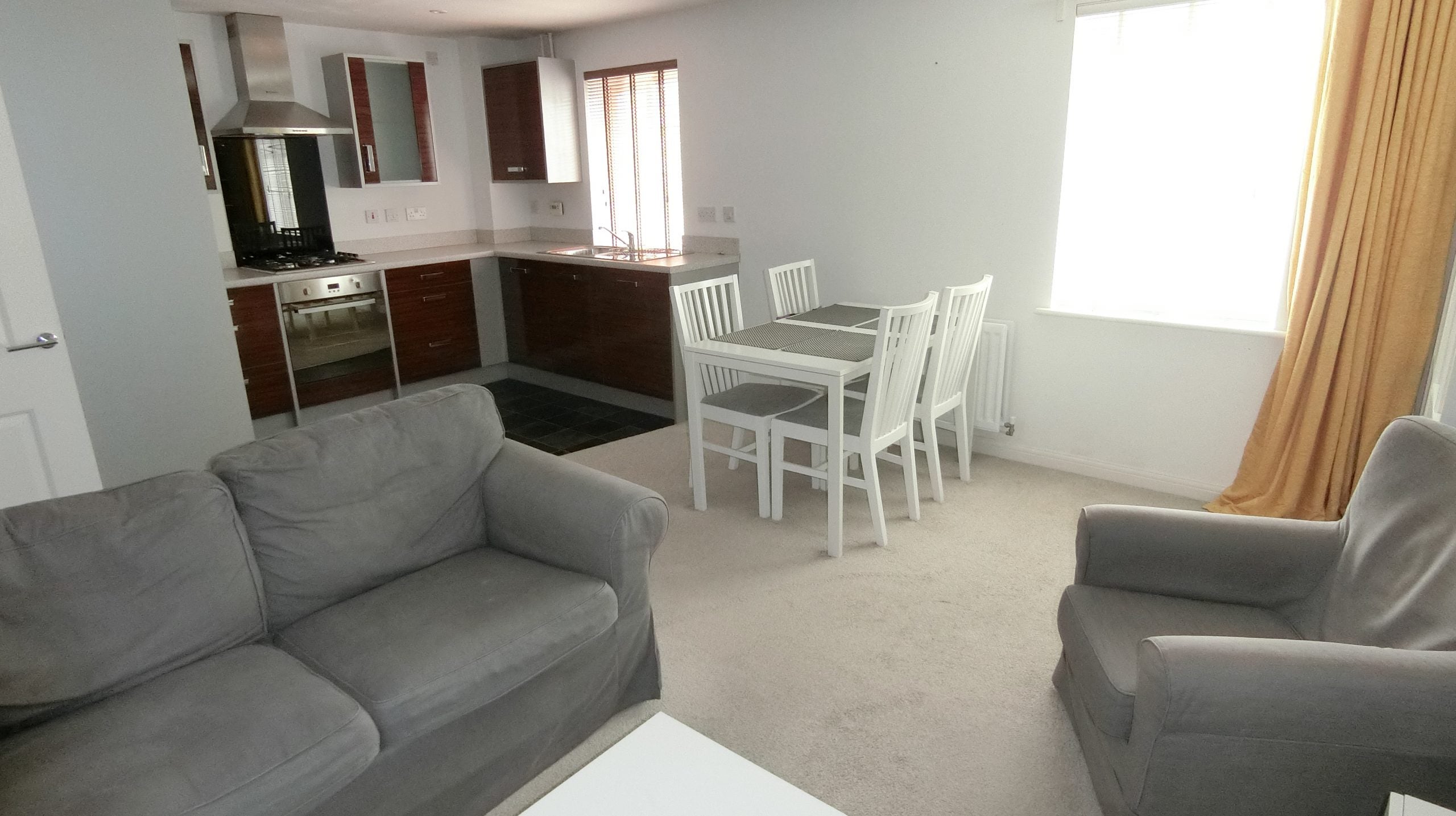 Flat Ffordd James McGhan in Cardiff