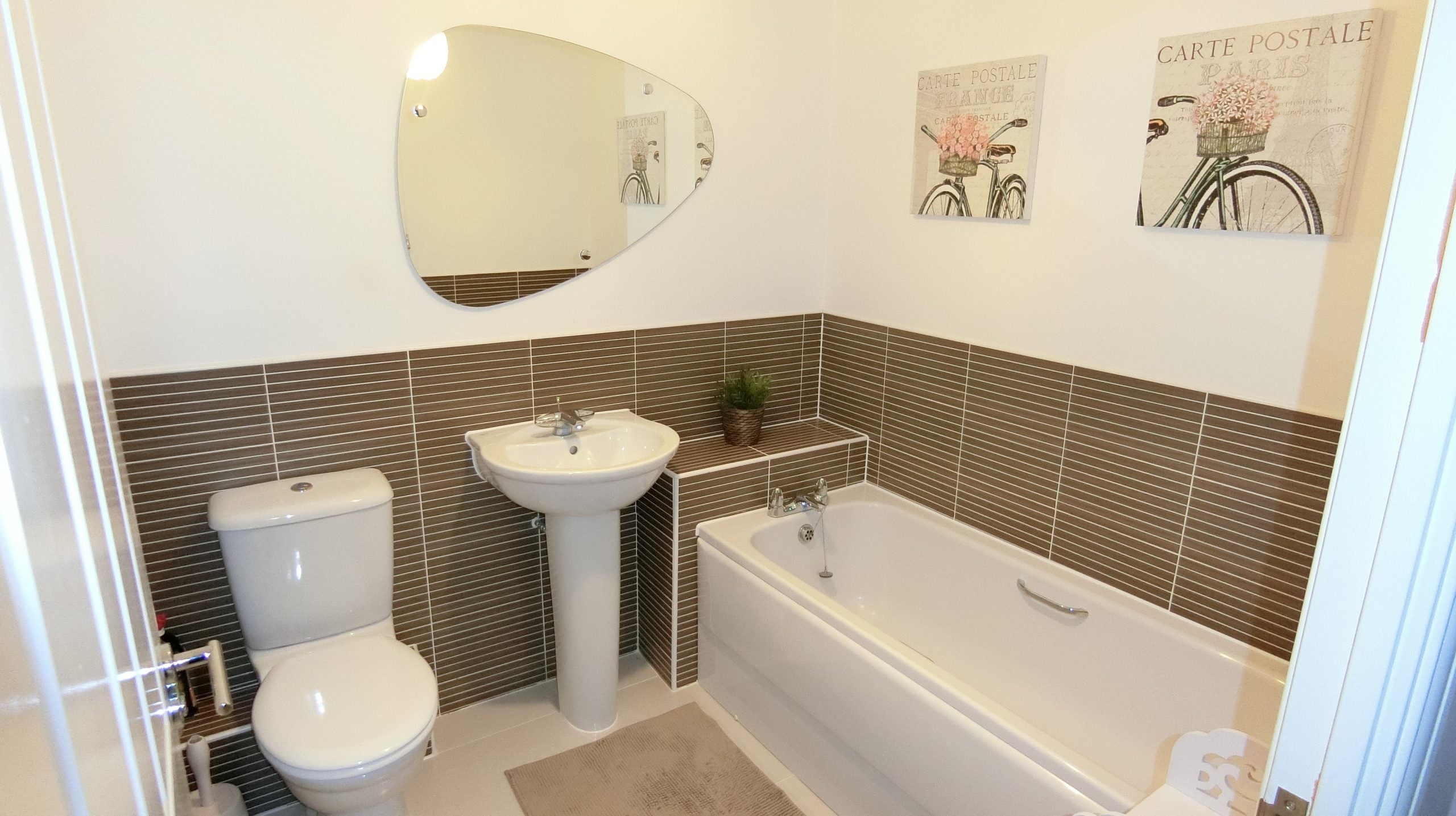 Flat Ffordd James McGhan in Cardiff