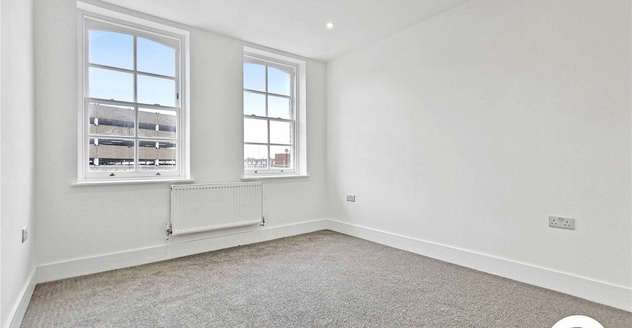 Flat Lowfield Street in Dartford