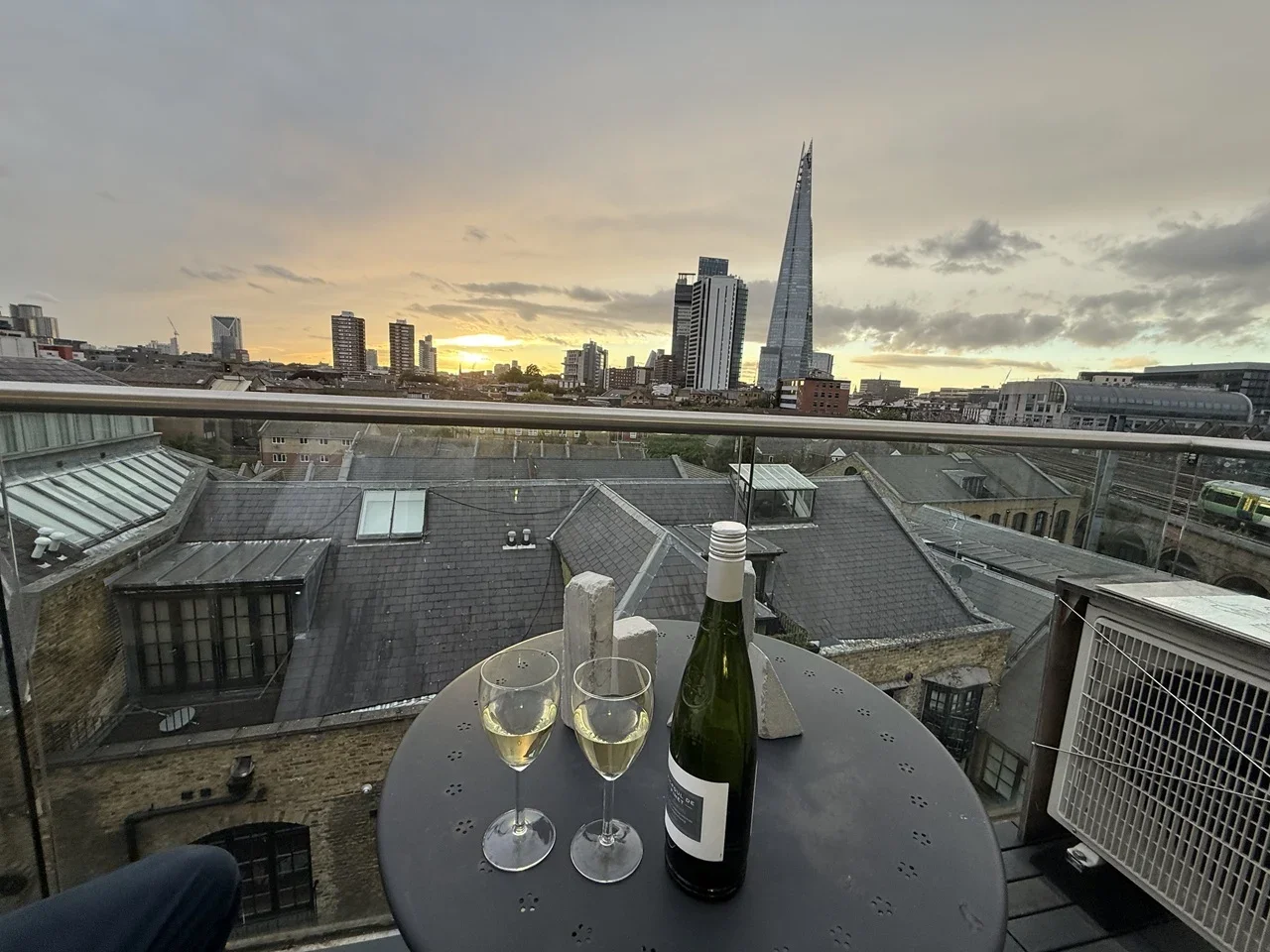 Flat Maltings Place in Greater London