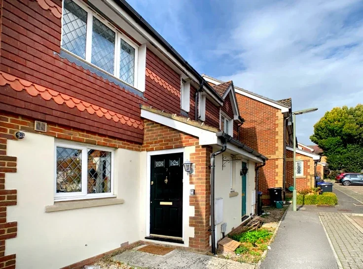House Lorne Gardens in Woking
