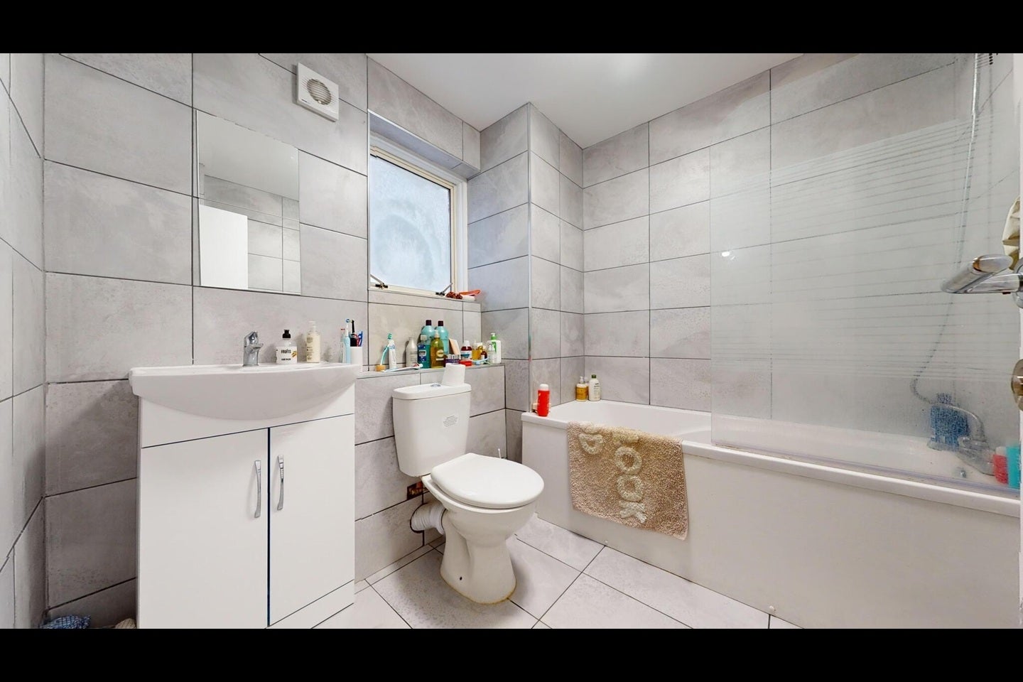 Room Woodberry Grove in Greater London