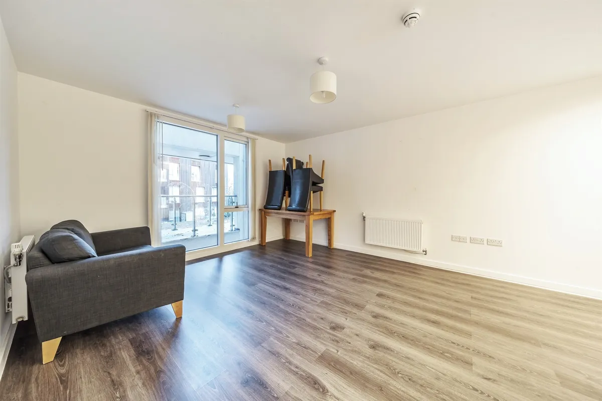 Flat Kidwells Close in Maidenhead
