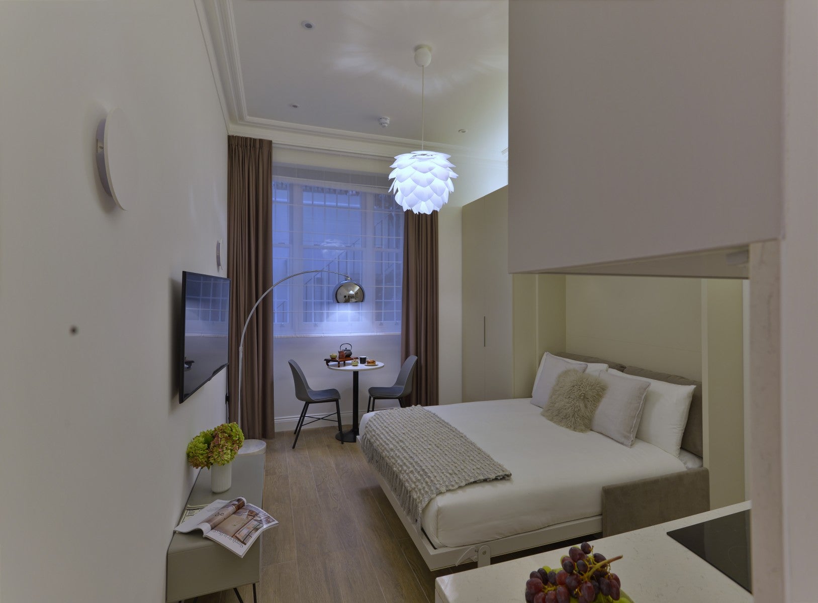 Flat Linden Gardens in Greater London