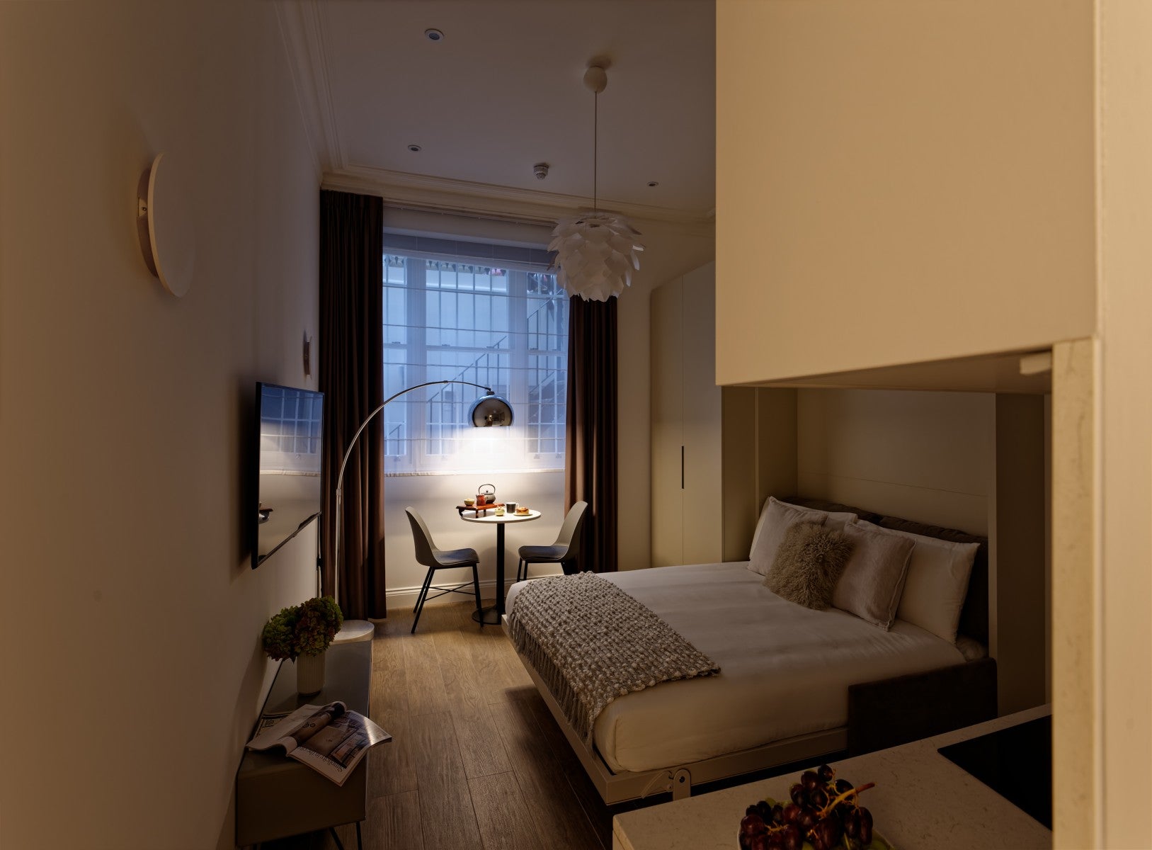 Flat Linden Gardens in Greater London