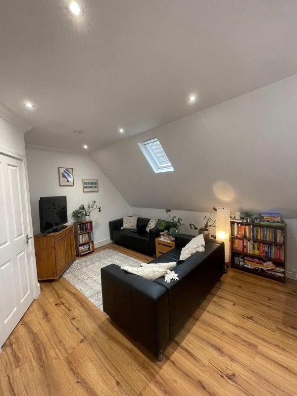 Room Bethune Road in Greater London