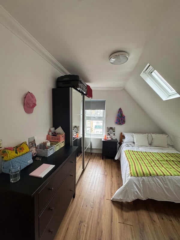 Room Bethune Road in Greater London