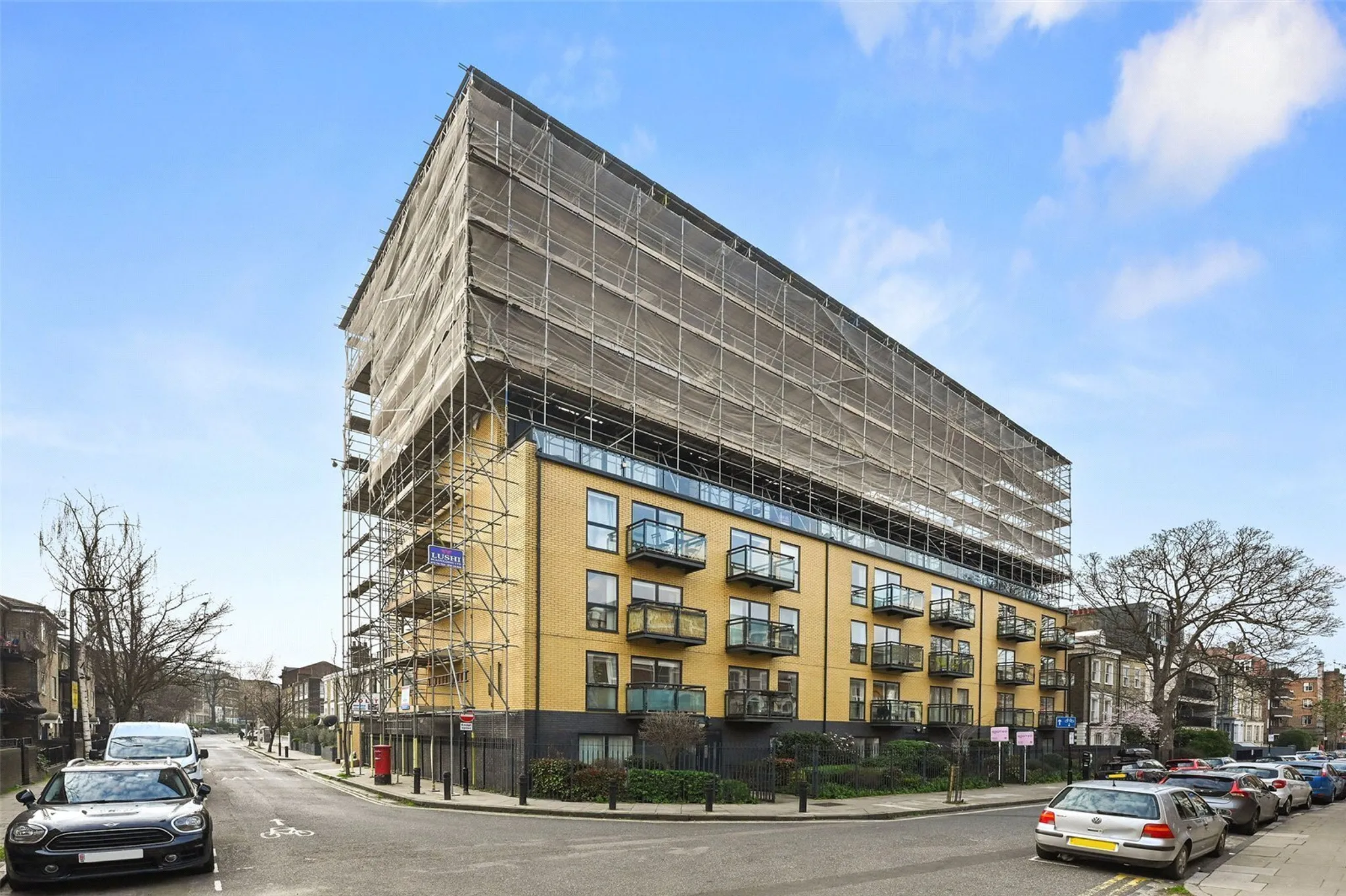 Flat Shore Road in Greater London