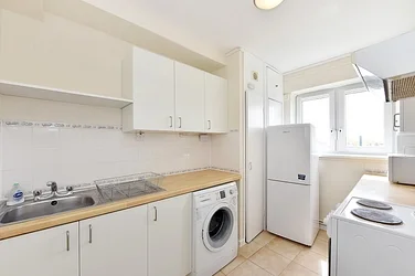 Flat Pearscroft Road in Greater London